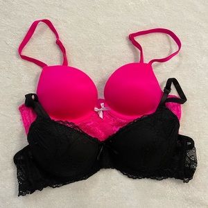 Victoria’s Secret push-up bras. Size 32A & 34A. (2 in bundle)